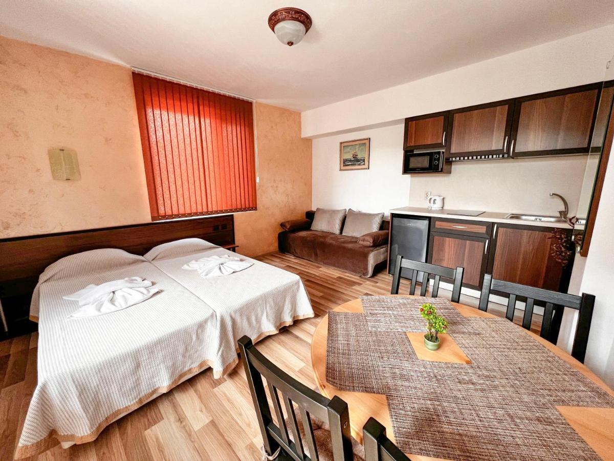 Chrystal Guest House Obzor Esterno foto