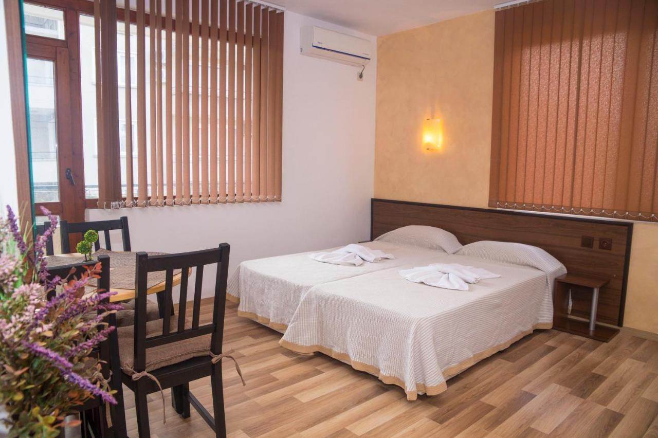 Chrystal Guest House Obzor Esterno foto