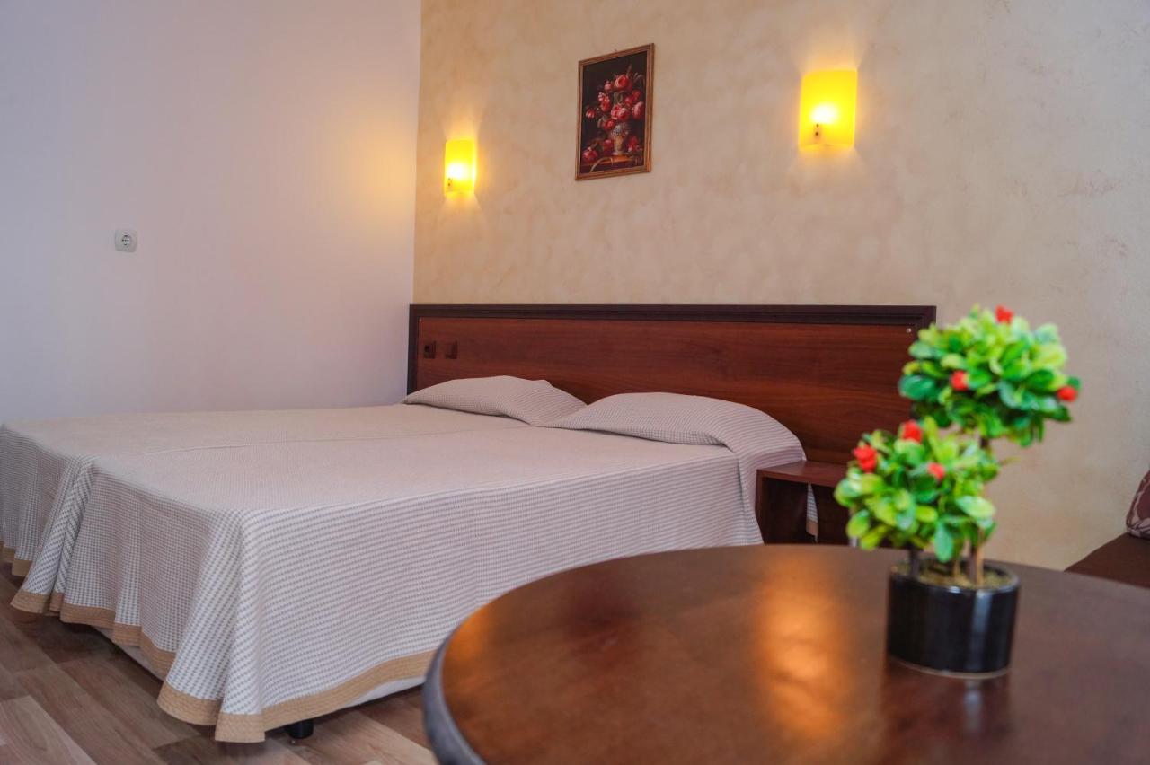 Chrystal Guest House Obzor Esterno foto