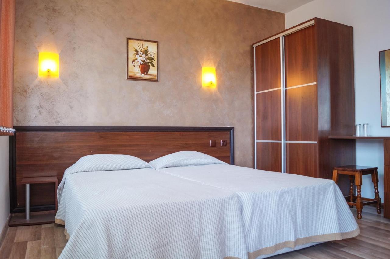 Chrystal Guest House Obzor Esterno foto